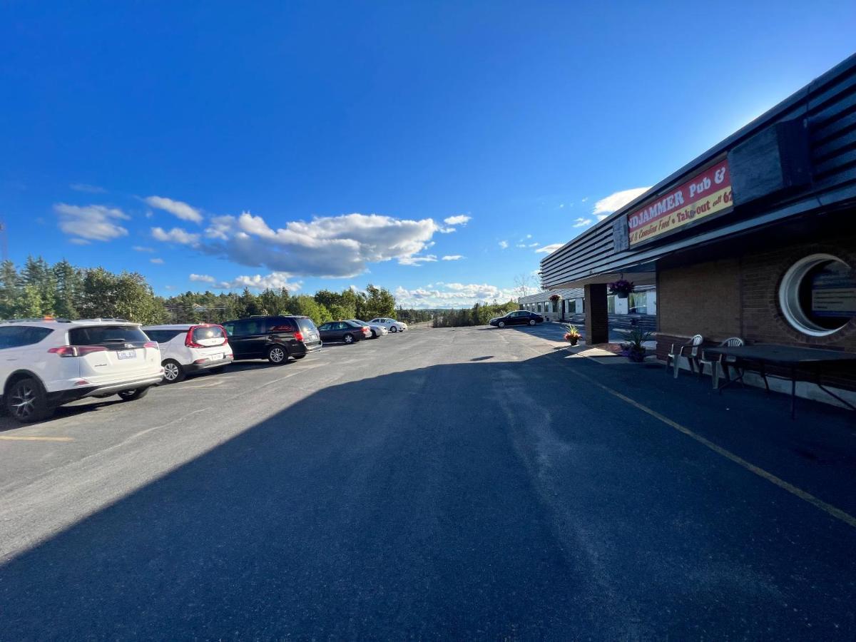 Lively Inn And Suites - Sudbury Naughton Εξωτερικό φωτογραφία