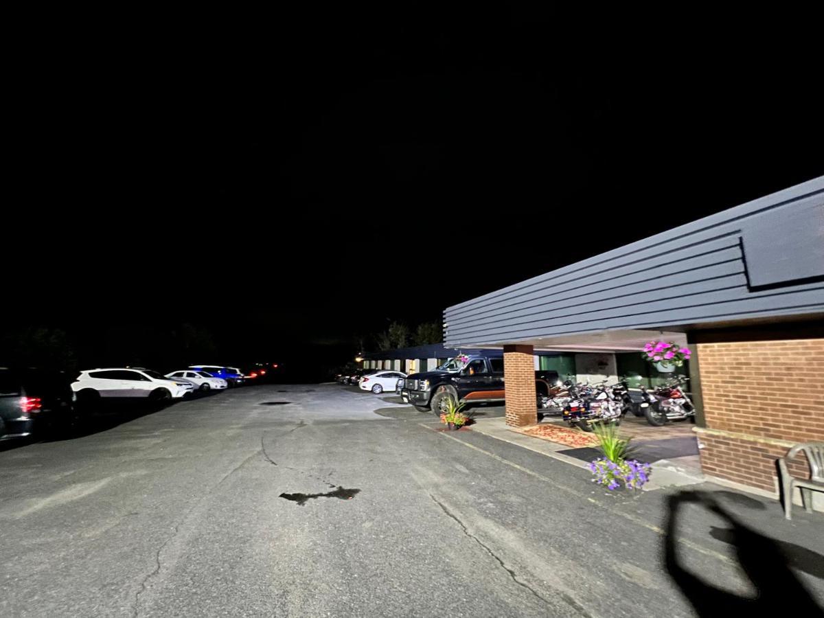 Lively Inn And Suites - Sudbury Naughton Εξωτερικό φωτογραφία