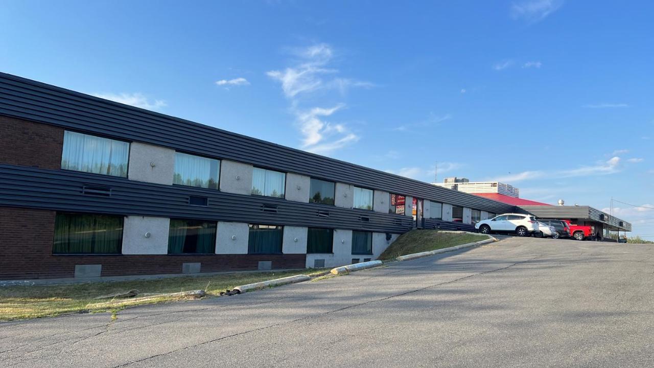 Lively Inn And Suites - Sudbury Naughton Εξωτερικό φωτογραφία