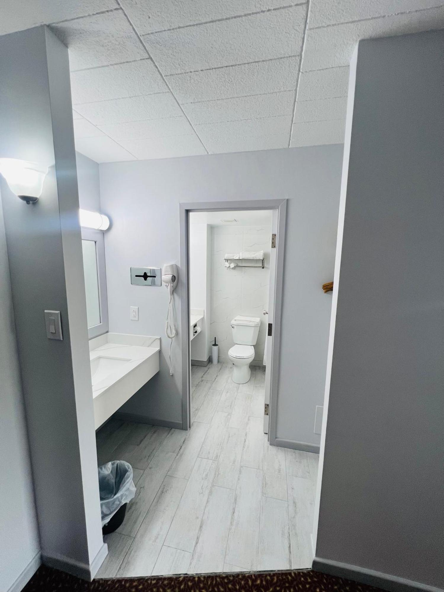 Lively Inn And Suites - Sudbury Naughton Εξωτερικό φωτογραφία